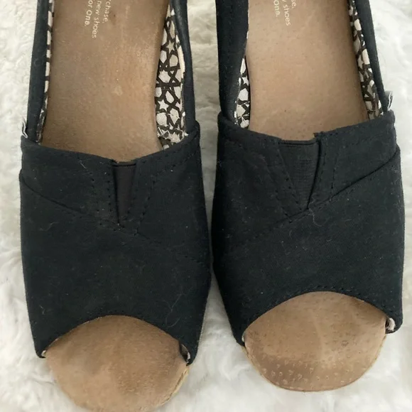 Tom’s canvas wedges with3” heel. - Picture 5 of 8